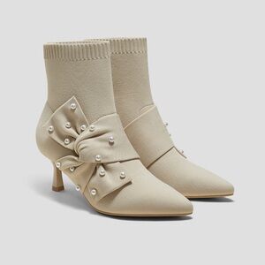 VIVAIA
Pointed-toe Athena Ankle Heel Boots